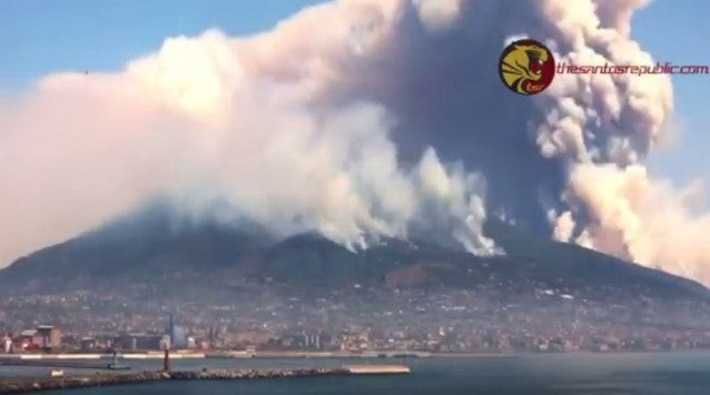 Σε πύρινο κλοιό η Νότια Ιταλία: Εκατοντάδες άνθρωποι εγκατέλειψαν την περιοχή – Κινητοποιείται ο στρατός (βίντεο)